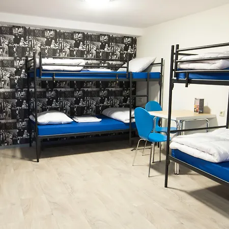 King's Hostel *