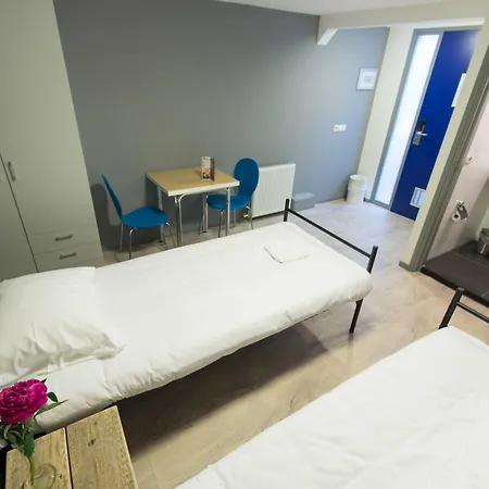 Hostel King's