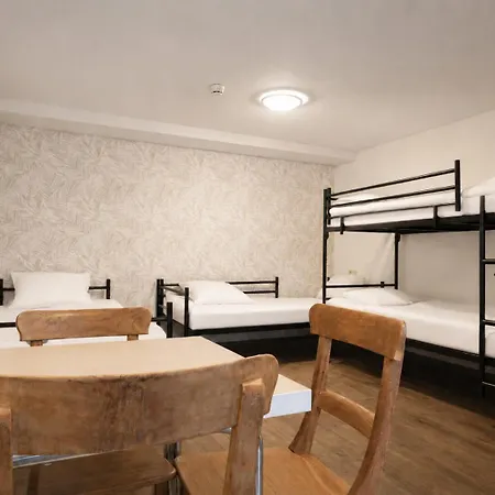 Hostel King's
